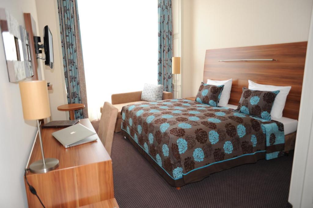 Albert Premier Hotel Bagnoles-de-l'Orne Zimmer foto