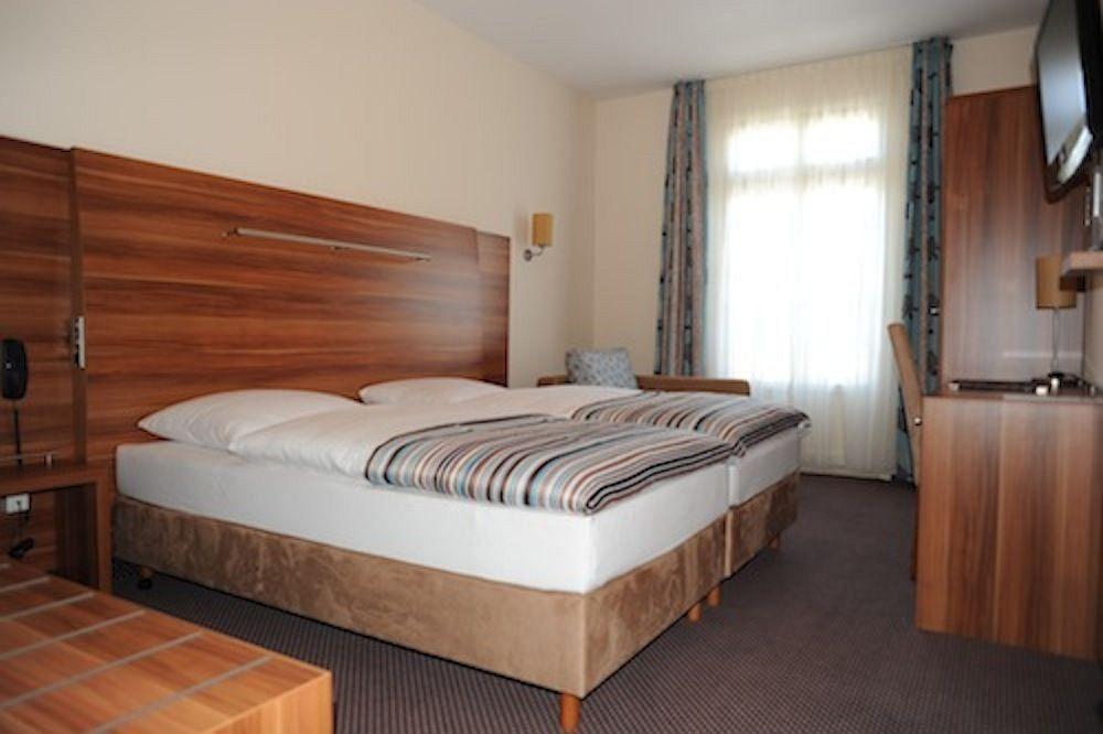 Albert Premier Hotel Bagnoles-de-l'Orne Exterior foto